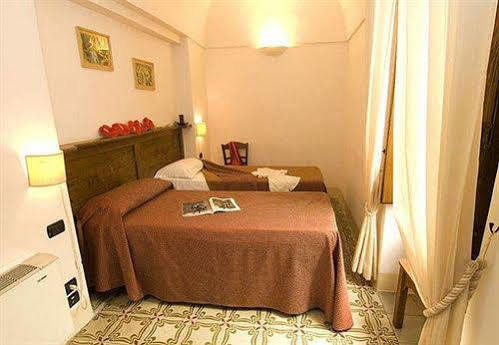Hotel Palazzo D'Erchia Conversano Eksteriør billede